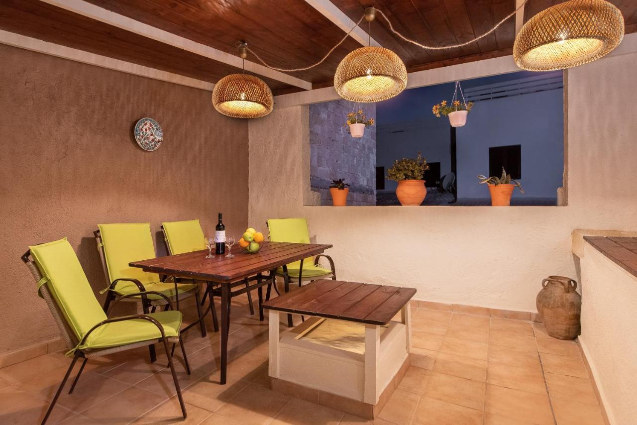 Astero Apartment